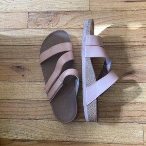 Skechers Tan Women's Sandals